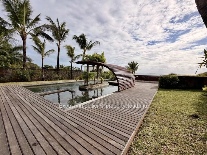 Penthouse d’exception avec vue panoramique sur le Coin de Mire – À louer à Cap Malheureux
