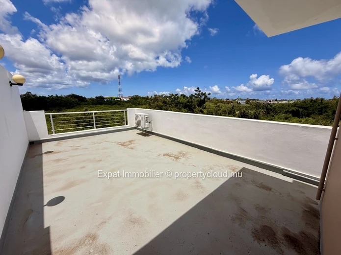 À louer – Duplex avec jardin et piscine privée à Grand Baie