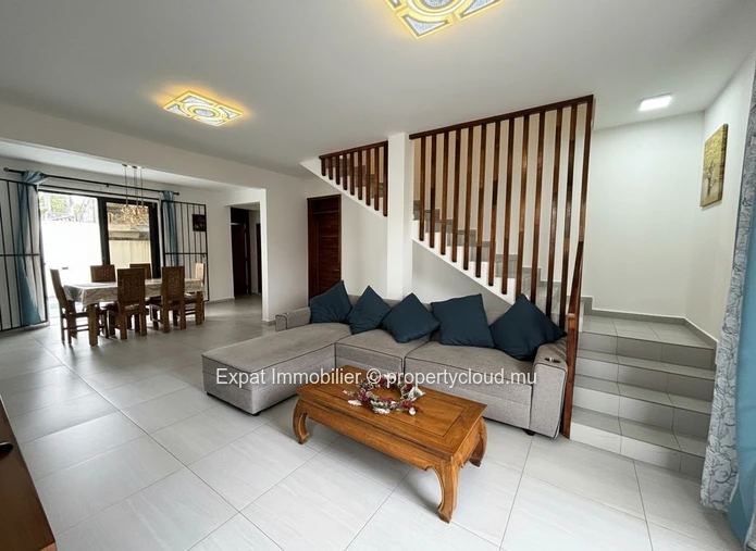 Villa Recente Avec Piscine & Rooftop – Veritable Opportunite À Trou Aux Biches