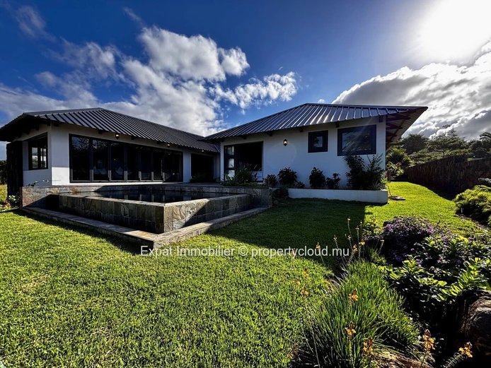 Villa d’exception avec vue mer, piscine à débordement et jardin paysager – Belle Vue