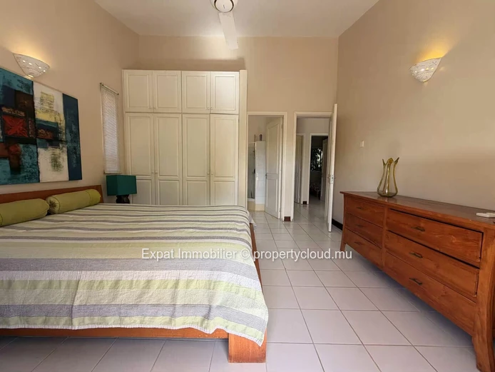 Maison familiale 3 chambres + bureau avec piscine et vue montagne – À louer à Tamarin
