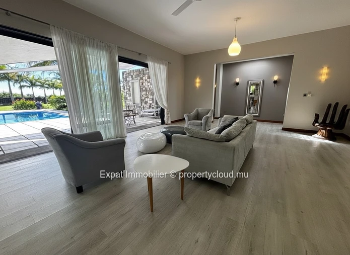 Villa D’Exception De 400 M² Sur 6000 M² De Jardin Paysager – Forêt Daruty