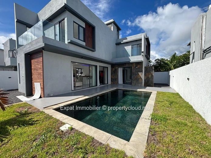 Villa Neuve Avec Piscine À Calodyne – À 2 Minutes D’Intermart