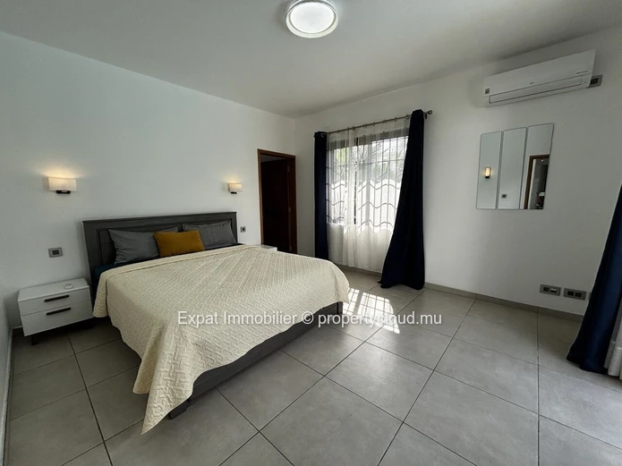 Exclusivité – Villa Contemporaine Avec Séjour Cathédrale, Jardin & Piscine – Péreybère