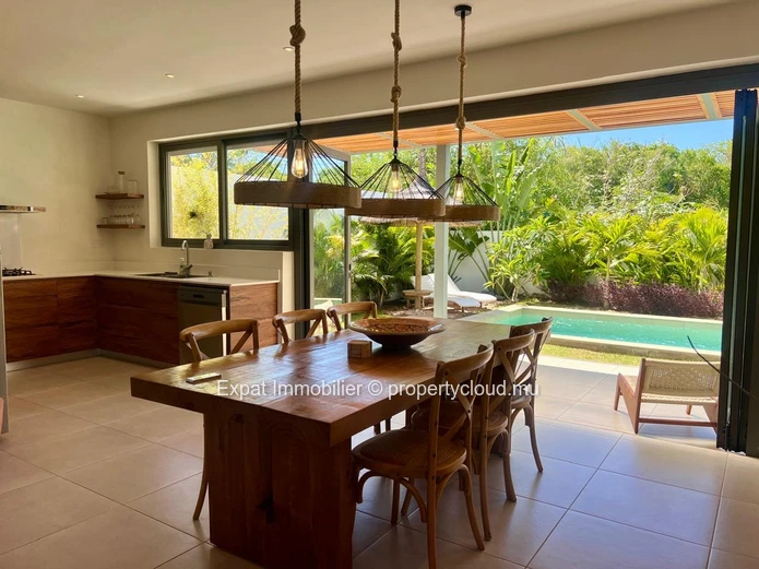 Disponible à la vente – Villa moderne avec piscine individuelle à Chemin Vingt Pied – Grand Baie – Accessible uniquem...