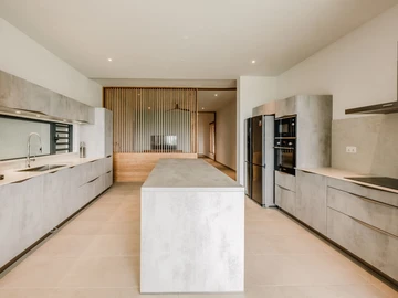4 Bedroom Apartment
