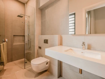 4 Bedroom Apartment