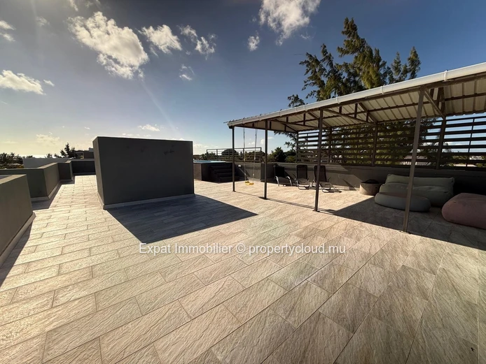 À vendre – Penthouse moderne avec rooftop et piscine privée à Péreybère