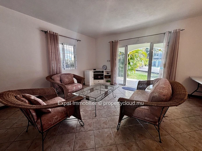Duplex de charme avec terrasse et piscine dans une résidence intimiste – Péreybère