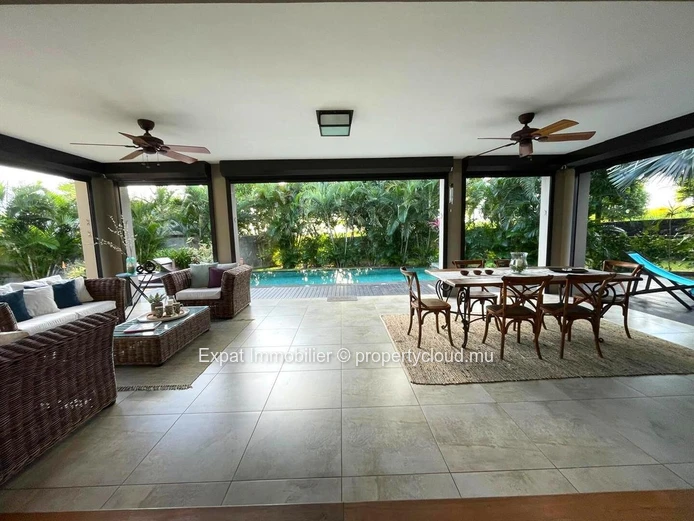 Villa D’Exception À Vendre En Exclusivite  – Mont Piton – Élégance, Sécurité & Confidentialité