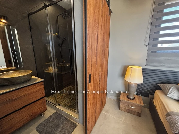 VILLA D’ARCHITECTE NEUVE 450M2 – ROOFTOP VUE MER, PRESTATIONS D’EXCEPTION & APPARTEMENT COMMUNICANT – Flic-en-Flac