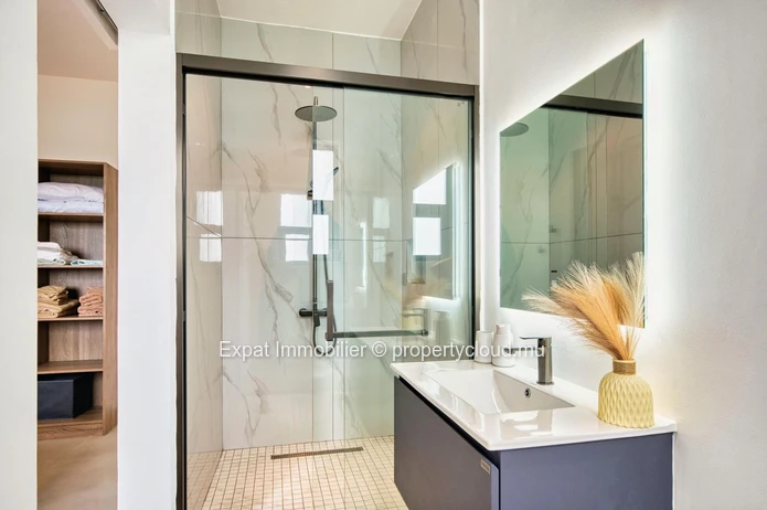 À VENDRE – Appartement neuf, meublé, avec grande terrasse & piscine commune à Péreybère
