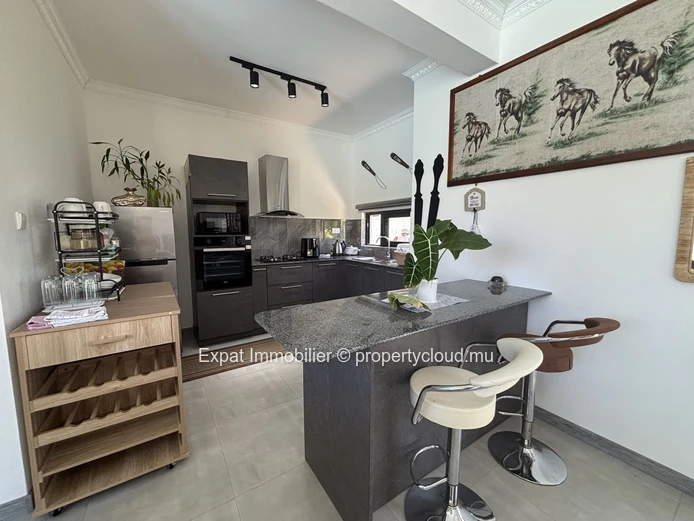 Villa 4 Chambres En Suites A Grand Baie Proche Super U – Volumes Rares & Emplacement Stratégique