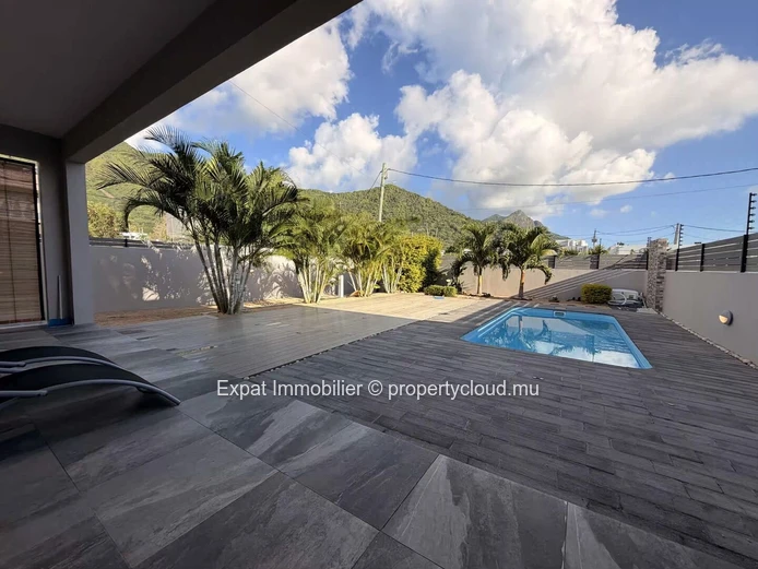 Villa individuelle 4 chambres avec piscine et vue exceptionnelle sur Le Morne – À louer à La Gaulette