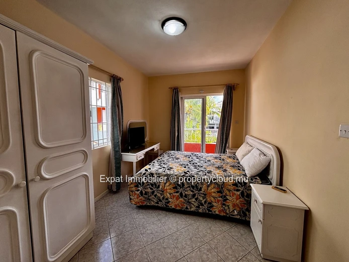 Duplex de charme avec terrasse et piscine dans une résidence intimiste – Péreybère