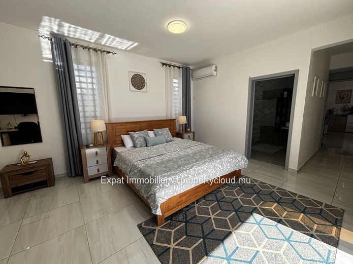VILLA DE PLAIN-PIED 3 CHAMBRES, PISCINE ET VARANGUE TROPICALE – Grand Baie