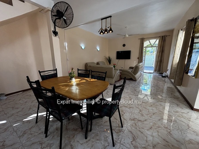 Duplex avec piscine en résidence sécurisée – Péreybère