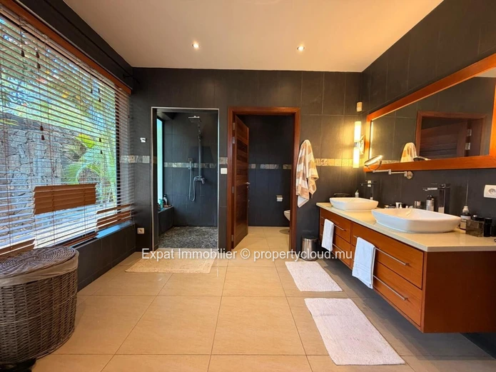 À LOUER – Sublime villa 3 chambres en suite dans une résidence haut de gamme à Péreybère