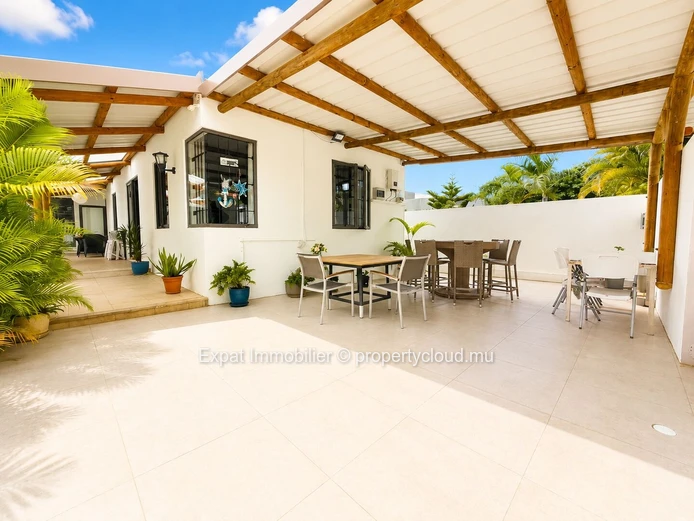3-Bedroom Detached Villa with Pool for Rent in Flic-en-Flac