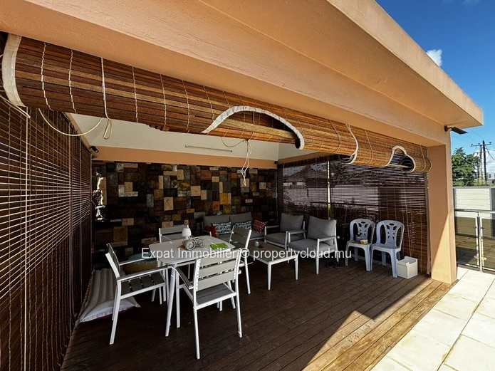 VILLA DE PLAIN-PIED 3 CHAMBRES, PISCINE ET VARANGUE TROPICALE – Grand Baie