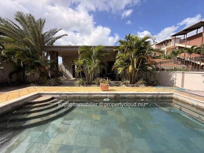 Appartement 2 chambres avec piscine commune à louer à Flic-en-Flac – À seulement 500 mètres de la plage