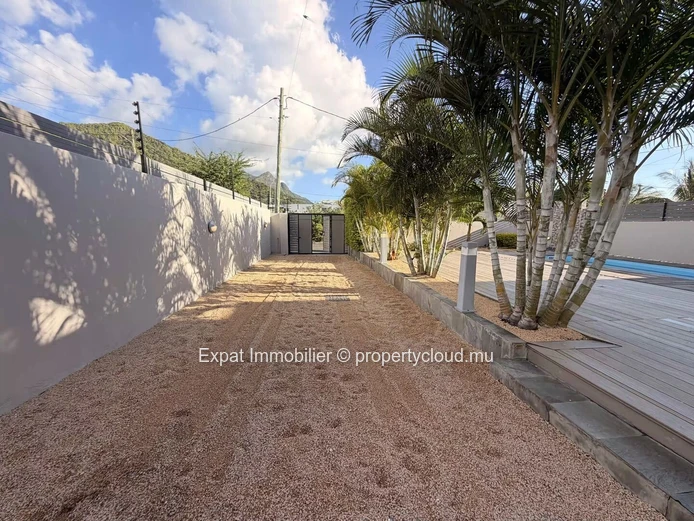 Villa individuelle 4 chambres avec piscine et vue exceptionnelle sur Le Morne – À louer à La Gaulette